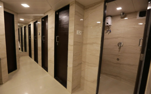 Qubestay Airport Capsule Hotel & Hostel