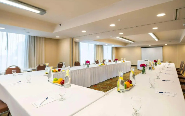 Holiday Inn Hotel & Conference Centre