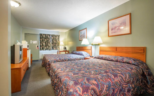 Econo Lodge Inn & Suites Cranbrook