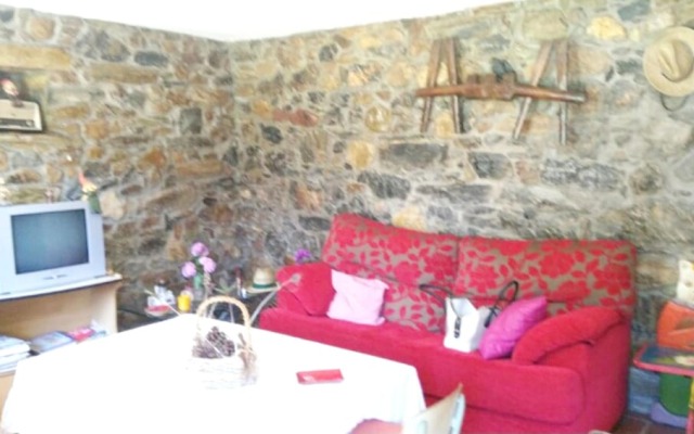 House With 4 Bedrooms in Baralla, With Furnished Garden