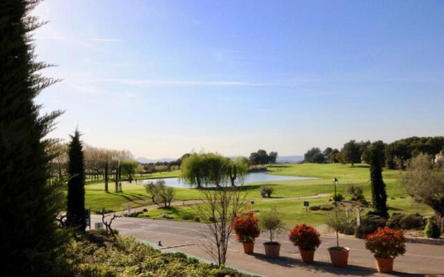 Apartement Beata in Provence, Golf Pont Royal