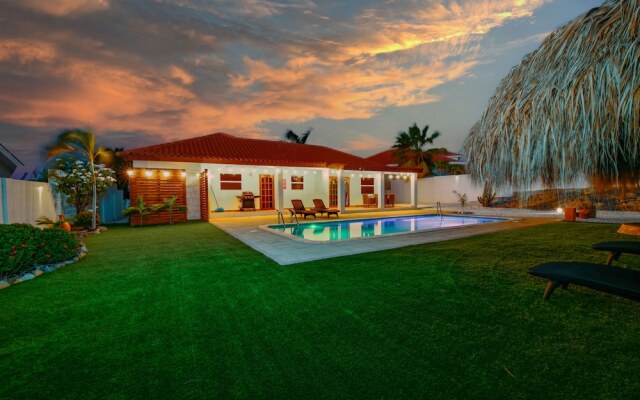 Stylish Villa, Private Pool, Bbq, Privacy