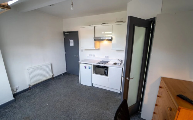 966 Pershore Road Studios In Guest House