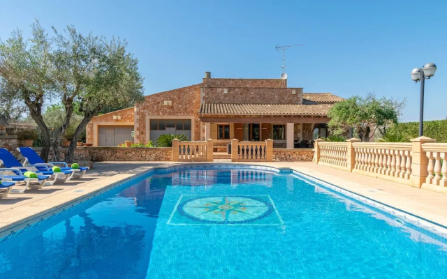 Sa Cumuna in Campos With 3 Bedrooms and 2 Bathrooms