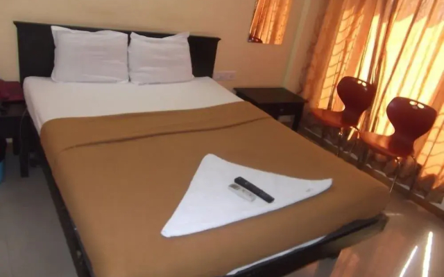 Hotel Nisarg Lounge