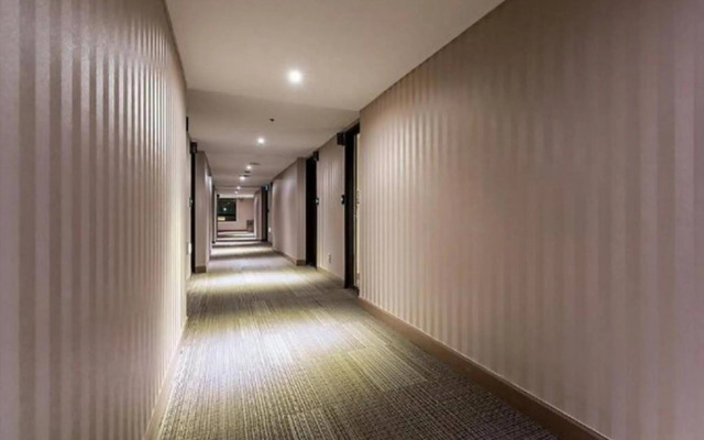New Hilltop Hotel
