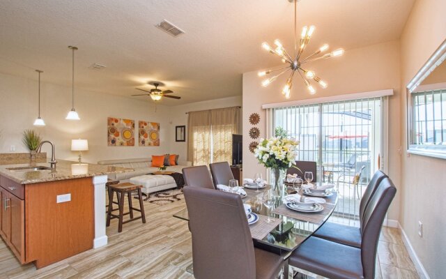 Storey Lake 4 Bedroom Townhome w Splashpool - 1624ST