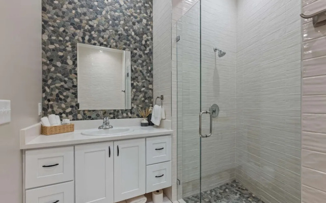 Carters Court Grand Escape