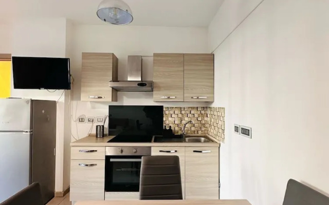 Bilocale Moderno e Confortevole con Terrazzo