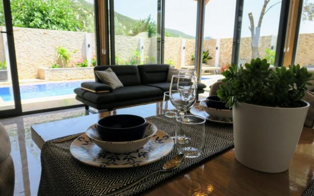 Marvelous Villa with Jacuzzi and Pool in Kalkan