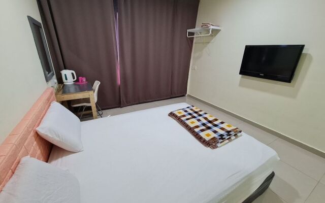 OYO 90442 Newtown Star Hotel