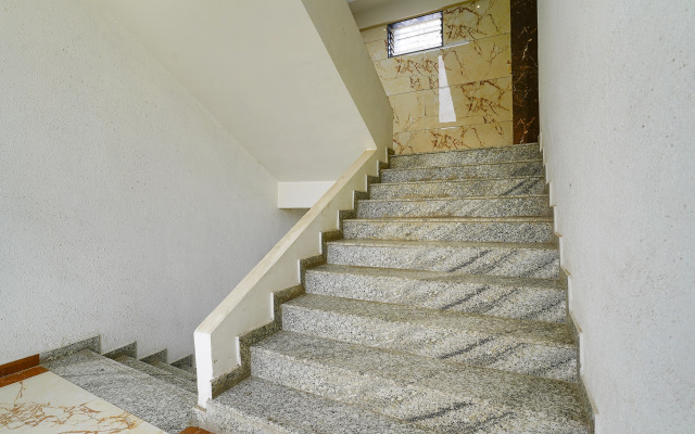 Fabhotel Bhiwandi Palace