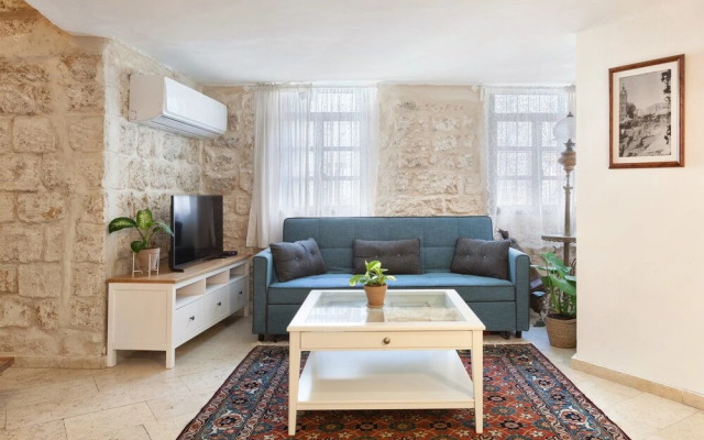Welcome to Old Jaffa - stay at my place
