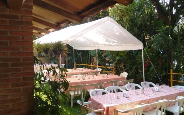 Uke Inn Hotel & Suites Teran