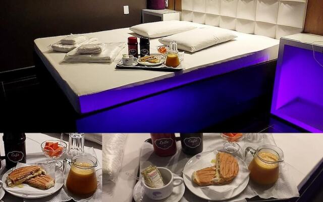 A Praia Motel - Adults Only