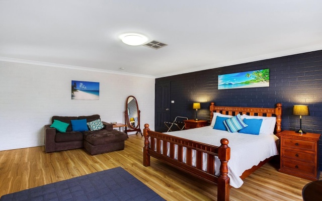 Salamander Beach Accommodation Adults Only – Guest Rooms – Salamander Bay
