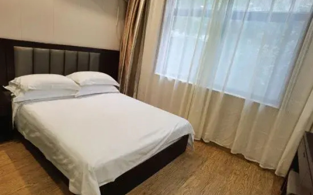 Ruihe Hotel in Lucheng City