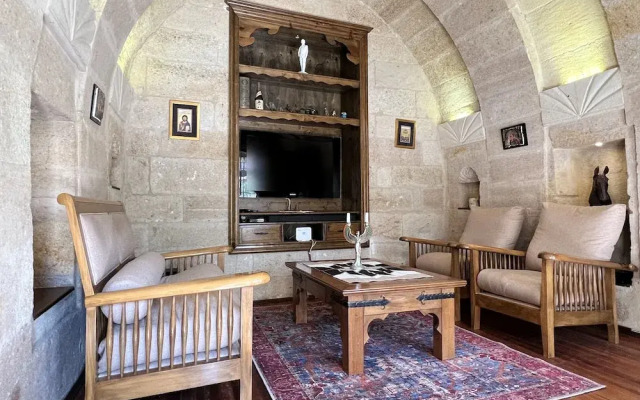 Kayhan Cave Villa