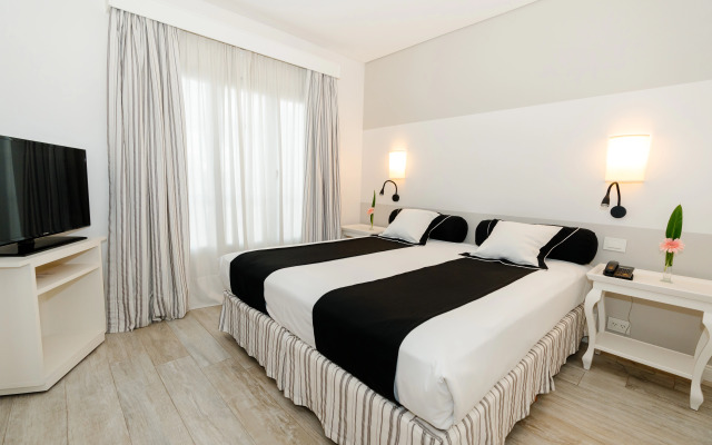 Loi Suites Recoleta Hotel