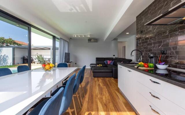 Villa Aurus - Luxury 5 bedroom