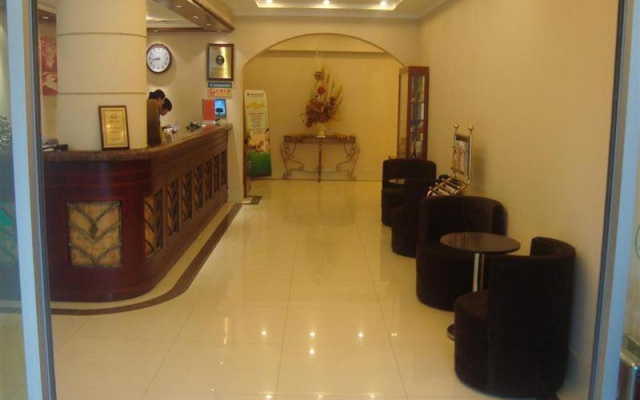 GreenTree Inn(Jinan Shandong University store, impression city, Honglou square)