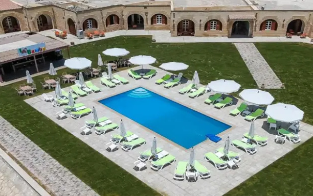 Golden Lake Marina Hotel