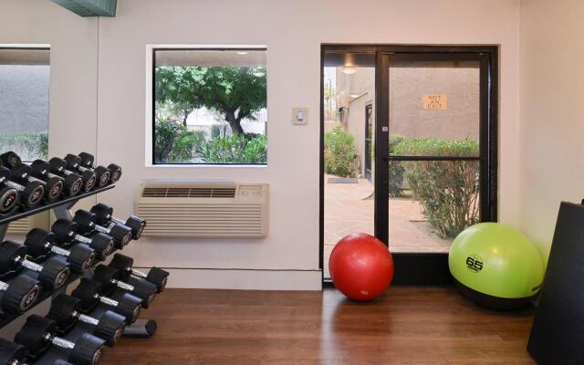 Holiday Inn Express Palm-Desert by IHG