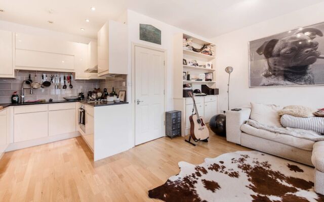 Stylish Brixton 1 Bedroom Flat With Terrace