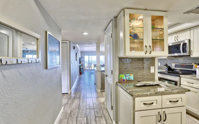 Land's End 10-303 Beach Front - Premier