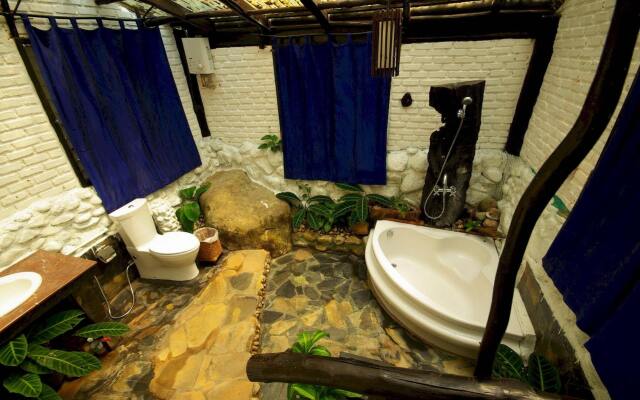 Tharnthong Lodges