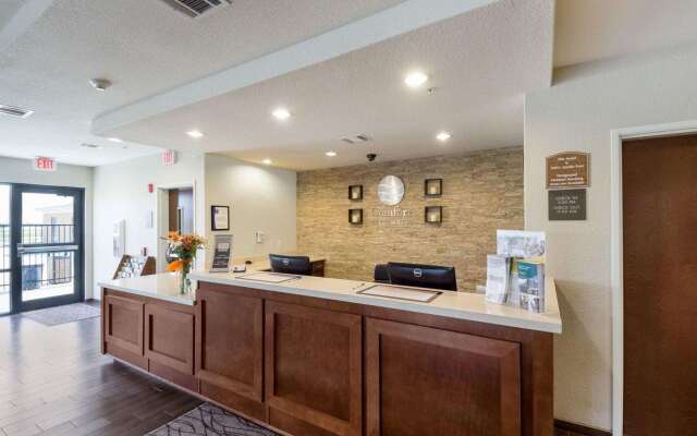 Comfort Inn & Suites Victoria North