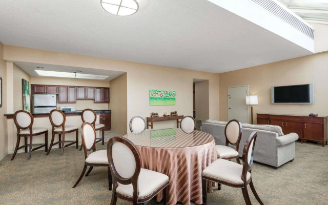 Delta Hotels by Marriott Cincinnati Sharonville