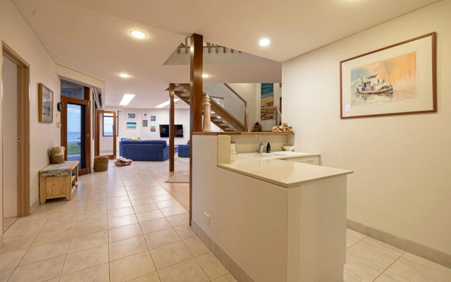 Unwind Seascape at Tennyson Beach