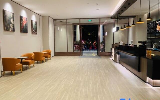 HanTing Hotel (Shanghai Luodian Ancient Town)