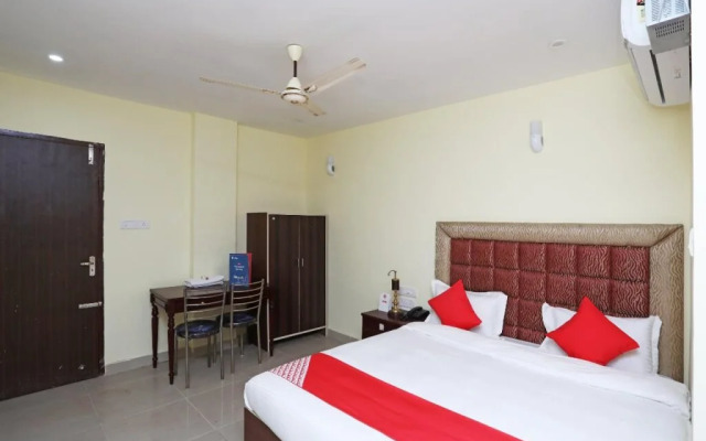 OYO 22510 Ma Classic Inn