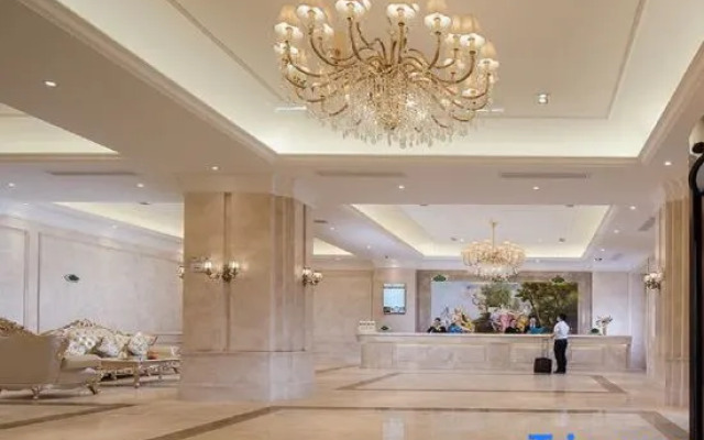 Vienna International Hotel (Guiyang Qingzhen Gaoyuan Mingzhu Junyueguoji)