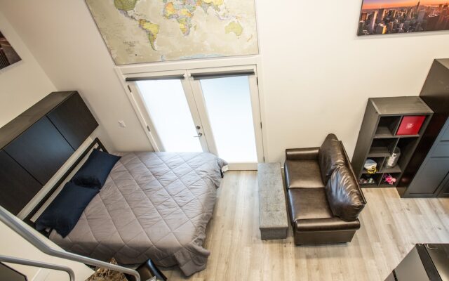 Modern Seattle Condo Sleeps 4