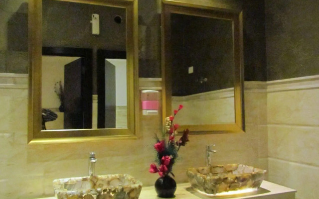 Hotel Pine Spring Wazir Bagh