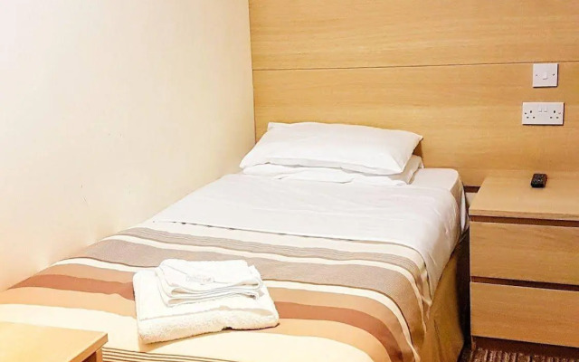 Carlton Hotel