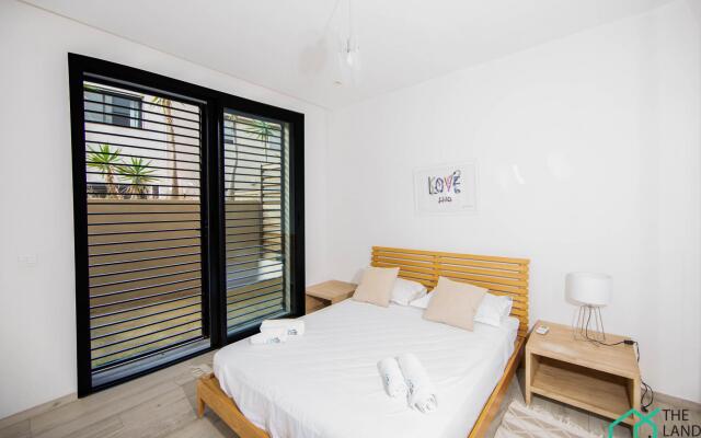 LUXUEUX APT AVEC JARDIN ET GARAGE PRIVéS @ MARSA