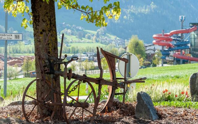 Wooden Apartment in Hainzenberg near Ski Bus