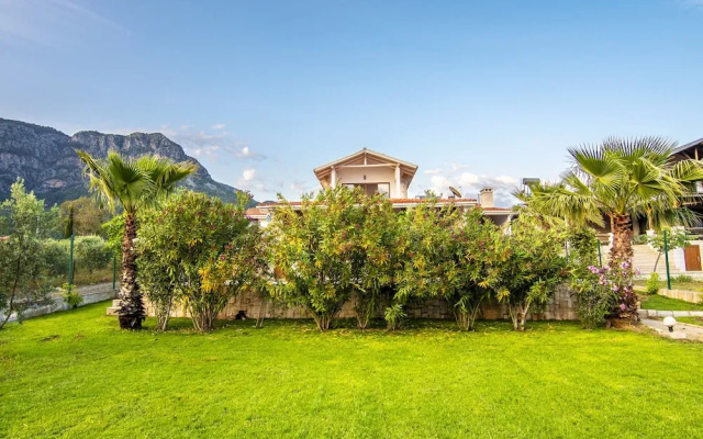 Calypso Lakeview Villas