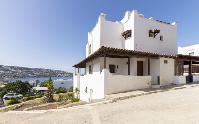 Triplex Villa With an Amazing View in Bodrum