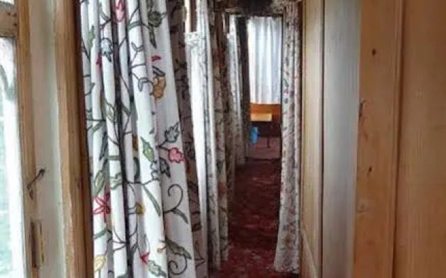 Shalimar Group of Houseboats