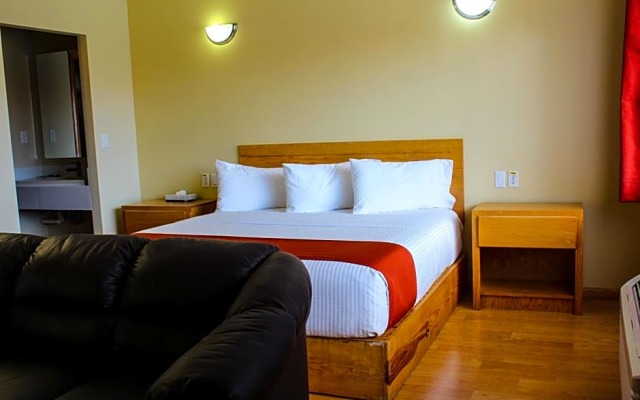 La Huerta Inn & Suites