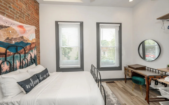 Mansfield Modern Oasis