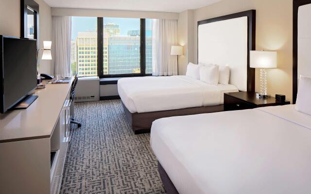 DoubleTree by Hilton Chicago - Magnificent Mile