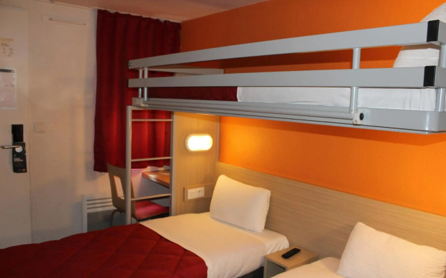 Hotel Première Classe Saint Quentin En Yvelines - Elancourt