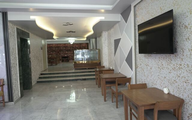 Mojo Otel Alsancak