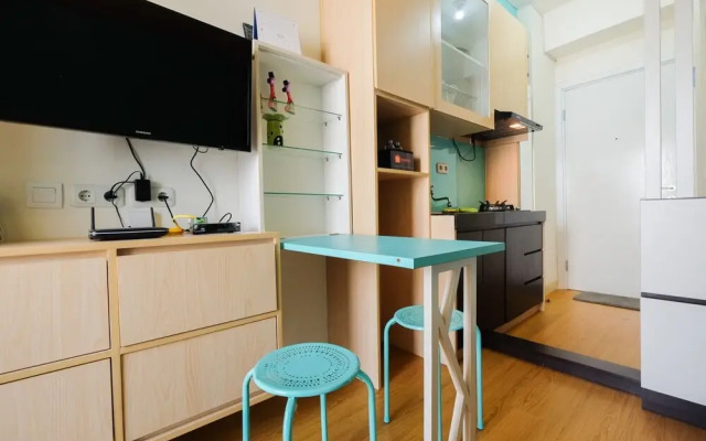 Compact and Cozy Studio Apartment Green Pramuka City